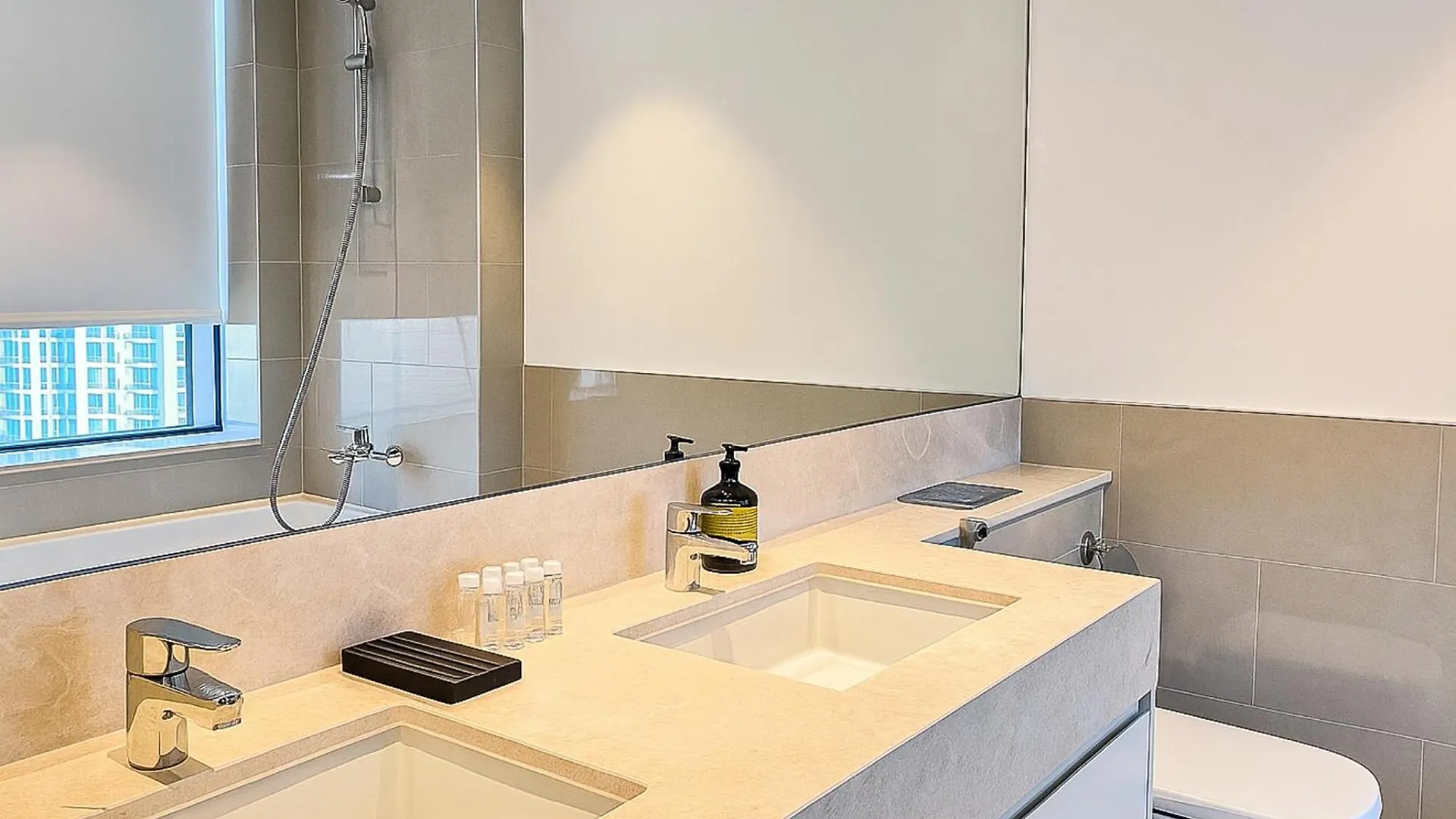 Dream Shoma Upscale 3Br In Downtown Dubai United Arab Emirates